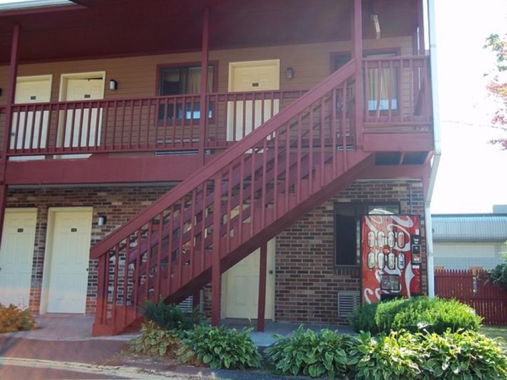 Naugatuck Motor Lodge Ngoại thất bức ảnh